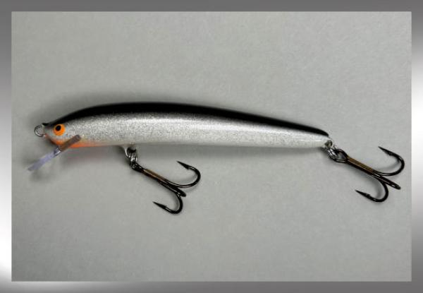 Nils Master Invincible 12 cm Floating Wobbler, Farbe: Black & White Glitter 043, Gewicht: 24 Gramm